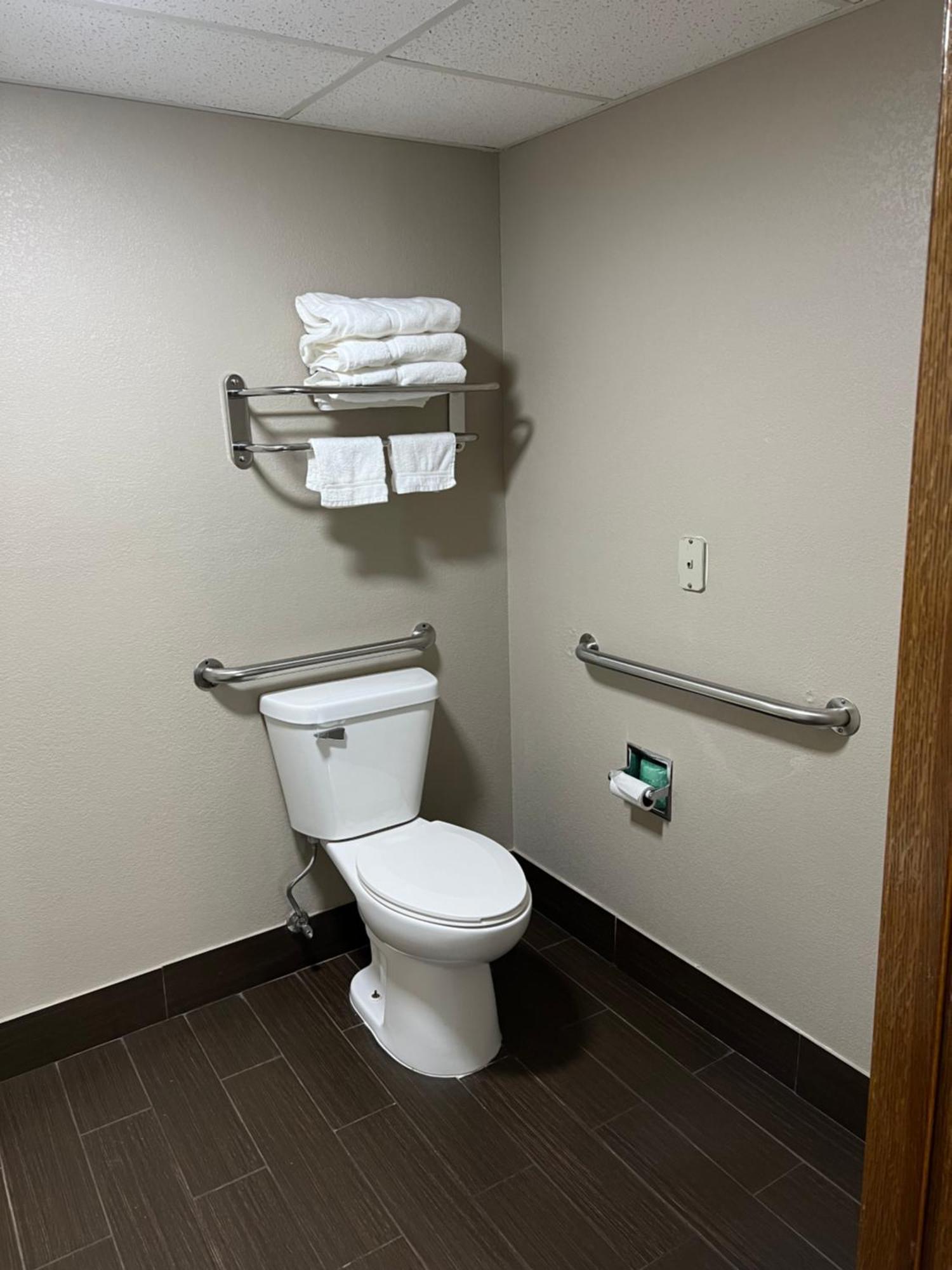 Westbridge Inn And Suites Centerville Zewnętrze zdjęcie